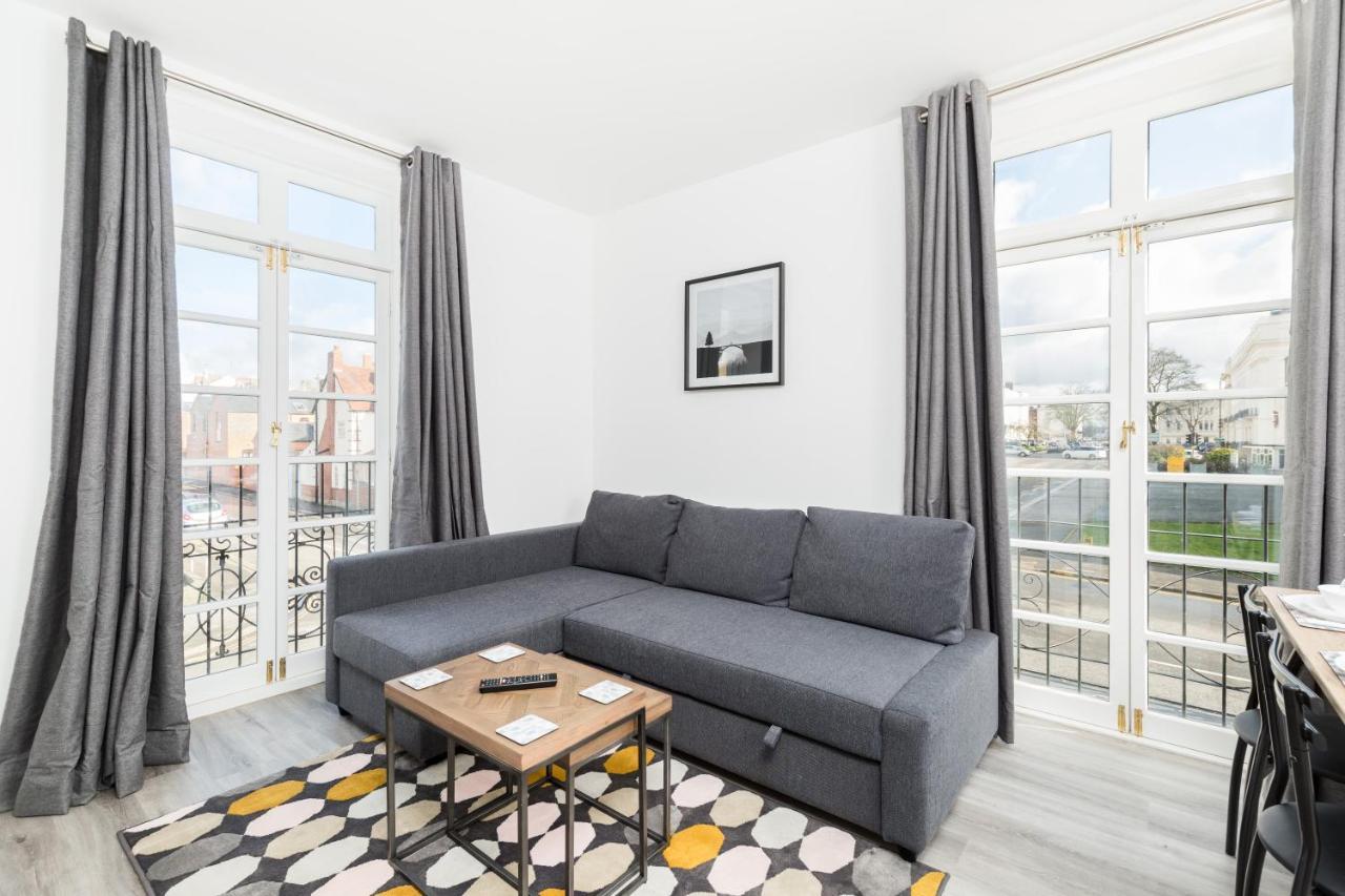 Marvel Apartments レミントンスパー エクステリア 写真