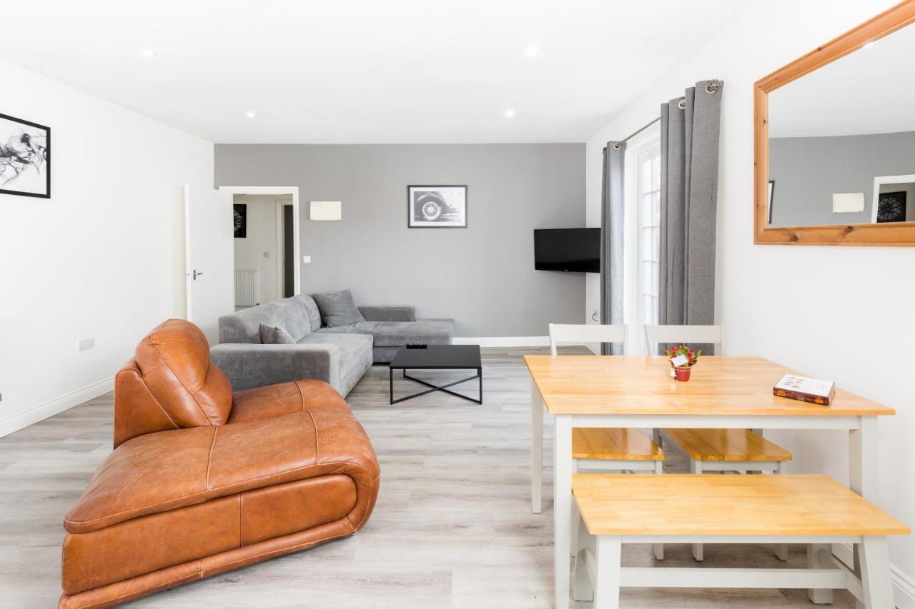 Marvel Apartments レミントンスパー エクステリア 写真