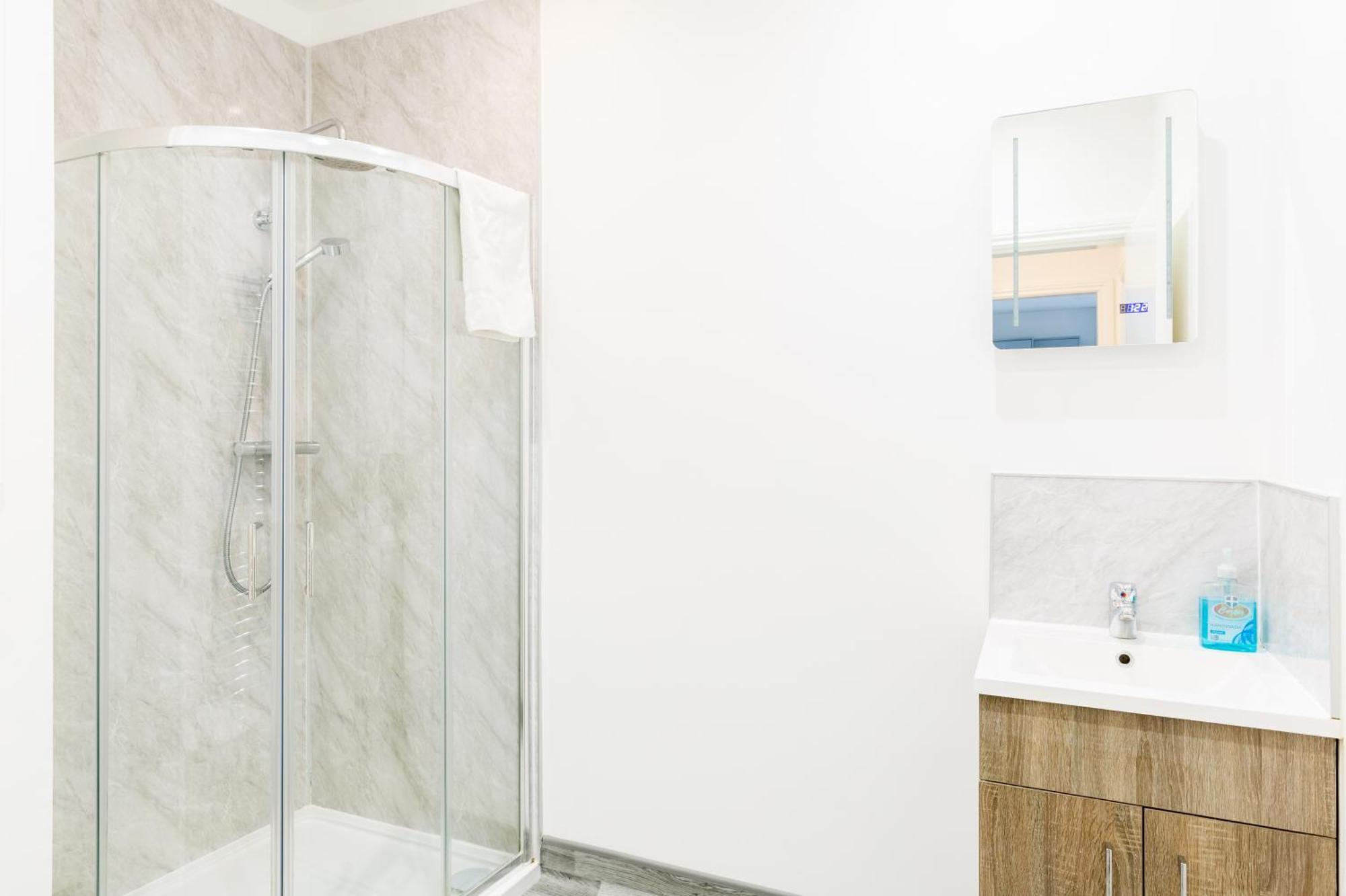Marvel Apartments レミントンスパー 部屋 写真