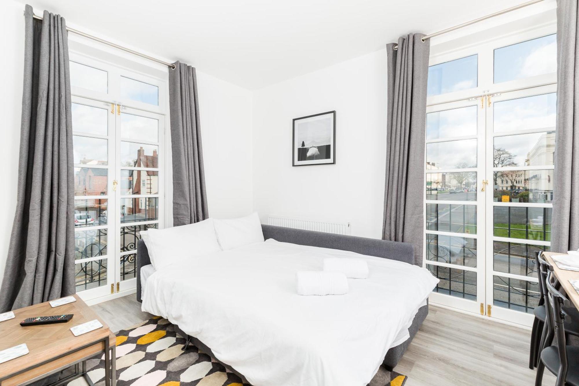 Marvel Apartments レミントンスパー 部屋 写真